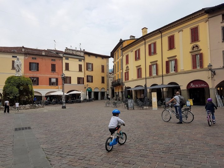 Iseo piazza Garibaldi