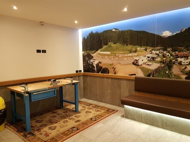 CAMPING-VIDOR-BIKE-ROOM