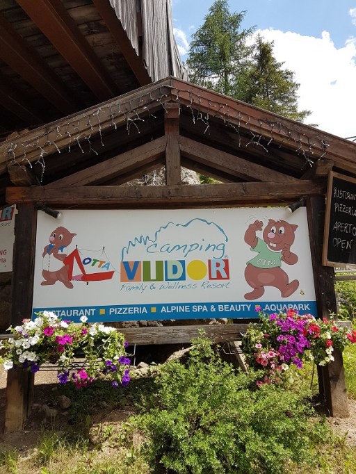 CAMPING-VIDOR-INSEGNA