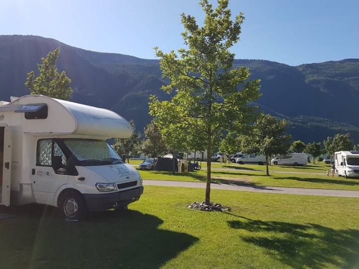 MOLVENO-CAMPER-CAMPING-SPIAGGIA